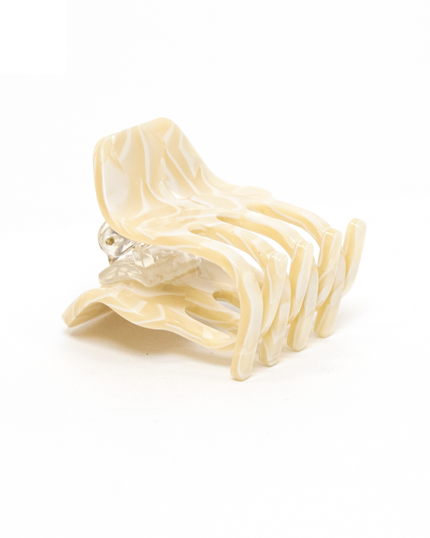 Mini Pinza Marble de Wombox - mini pinza de pelo - primer plano