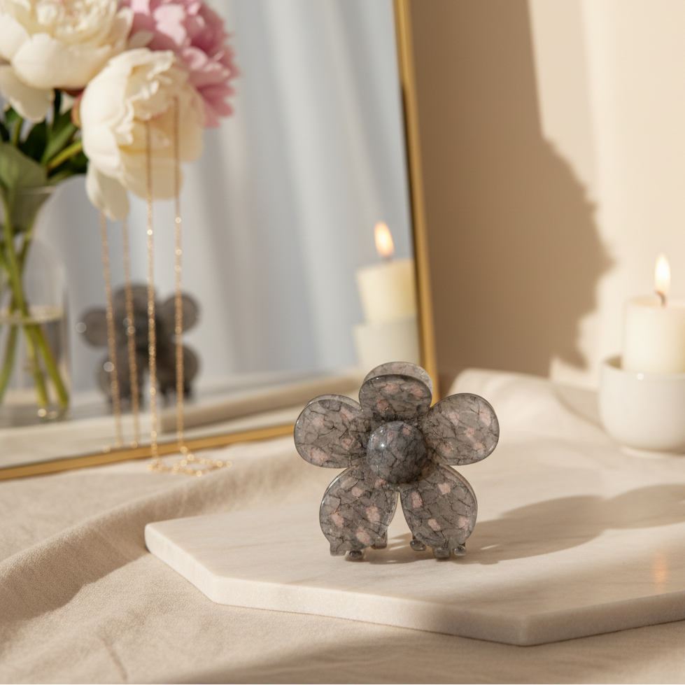 Flower Clip in Mist