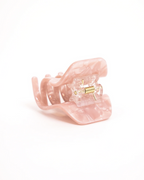 Mini Pinza Rosy Glow de Wombox - mini pinza de pelo - primer plano