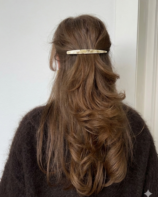 French Barrette Marble de Wombox - pinza francesa de pelo - detalle