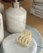 Mini Pinza Marble de Wombox - mini pinza de pelo - detalle