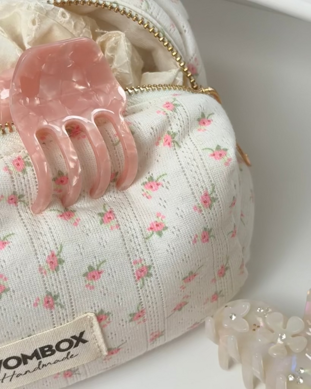 Mini Pinza Rosy Glow de Wombox - mini pinza de pelo - detalle
