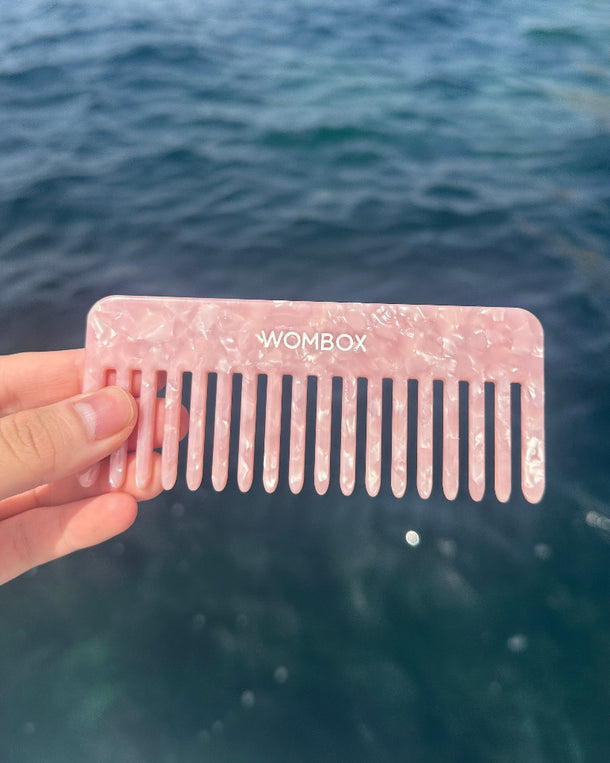 Peine Rectangular Rosy Glow de Wombox - peine de pelo - detalle
