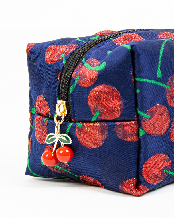 Neceser Rouge Cherry de Wombox - neceser de viaje - foto de producto