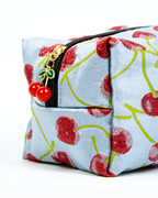 Neceser Blushing Cherry de Wombox - neceser de viaje - foto de producto