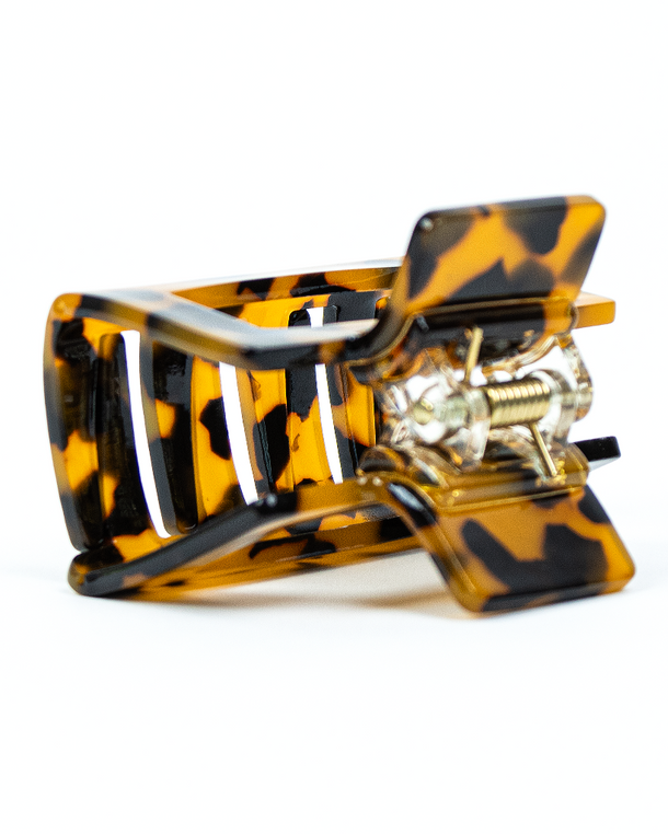 Pinza Cuadrada Amber Tortoise de Wombox - pinza de pelo - primer plano